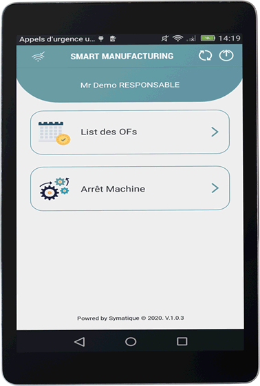 شاشة استقبال Smart MANUFACTURING على حاسوب لوحي: اسم المستخدم المتّصل ودوره « مسؤول »، ثم بندان، قائمة أوامر التصنيع والتصريح بتوقّف الآلة.